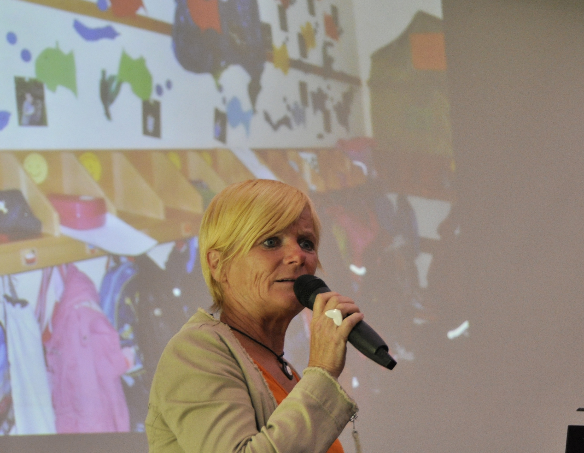 Rita Greine beim Referat